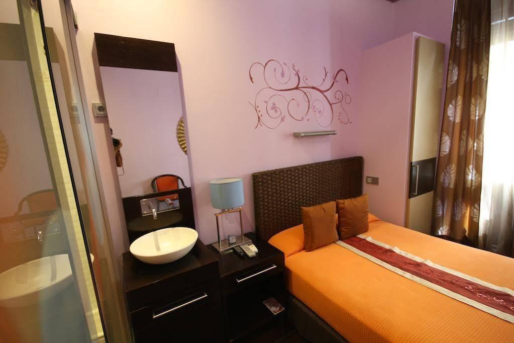 Madrid House Rooms Экстерьер фото
